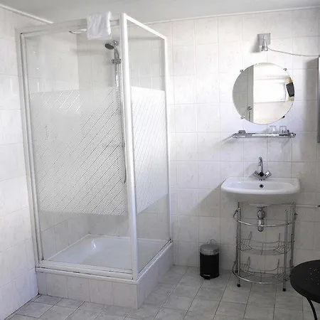Vroenhof Hotel 2*