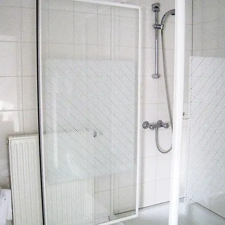 Vroenhof 2*